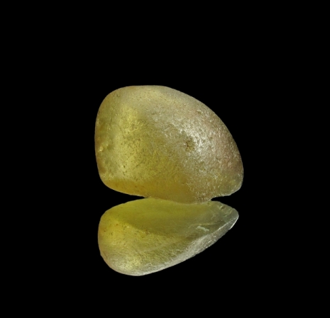 Sinhalite