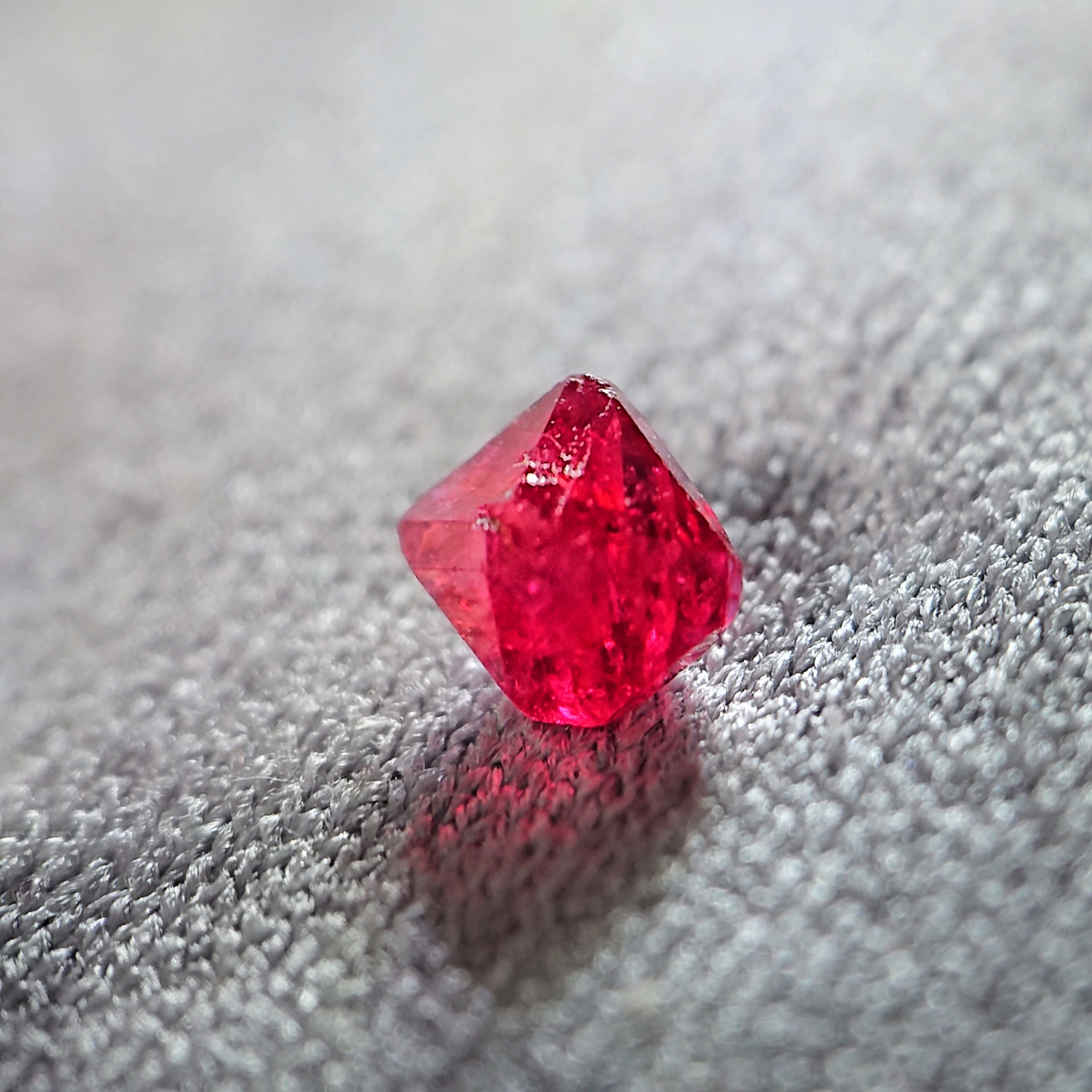 Spinel - කිරිංචි